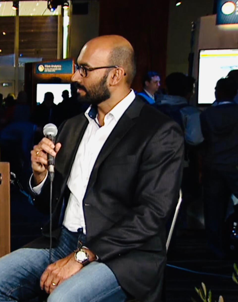 Vinod speaking at Dreamforce